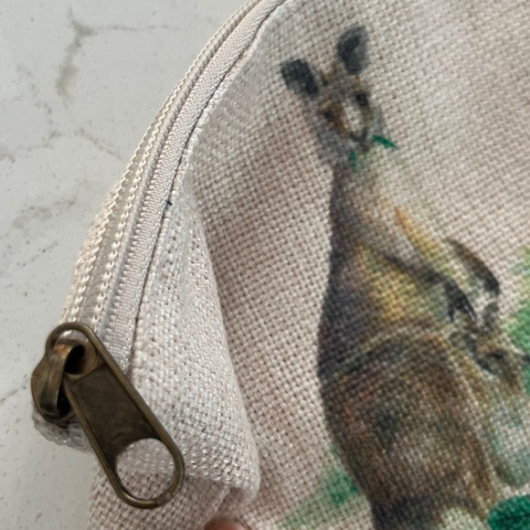 Kangaroo Print Cotton Zippered LIVE IN ART Organizer Pouch 🦘 - Picture 8 of 14